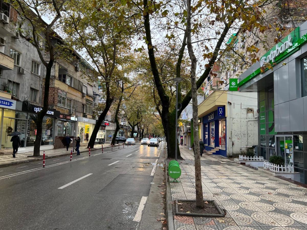 Apartment Tirana On Myslym Shyri Екстер'єр фото