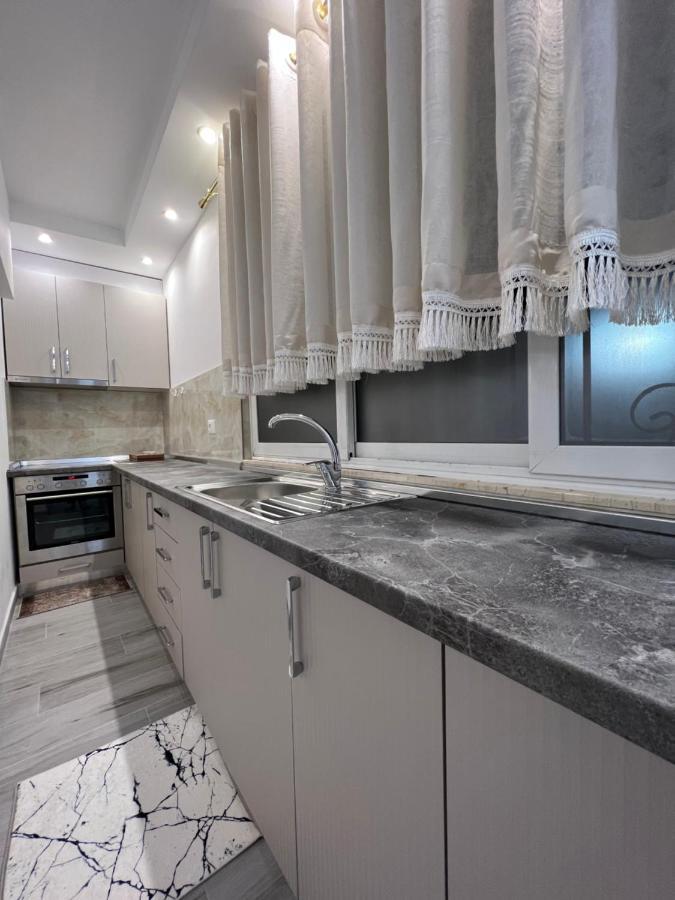 Apartment Tirana On Myslym Shyri Екстер'єр фото