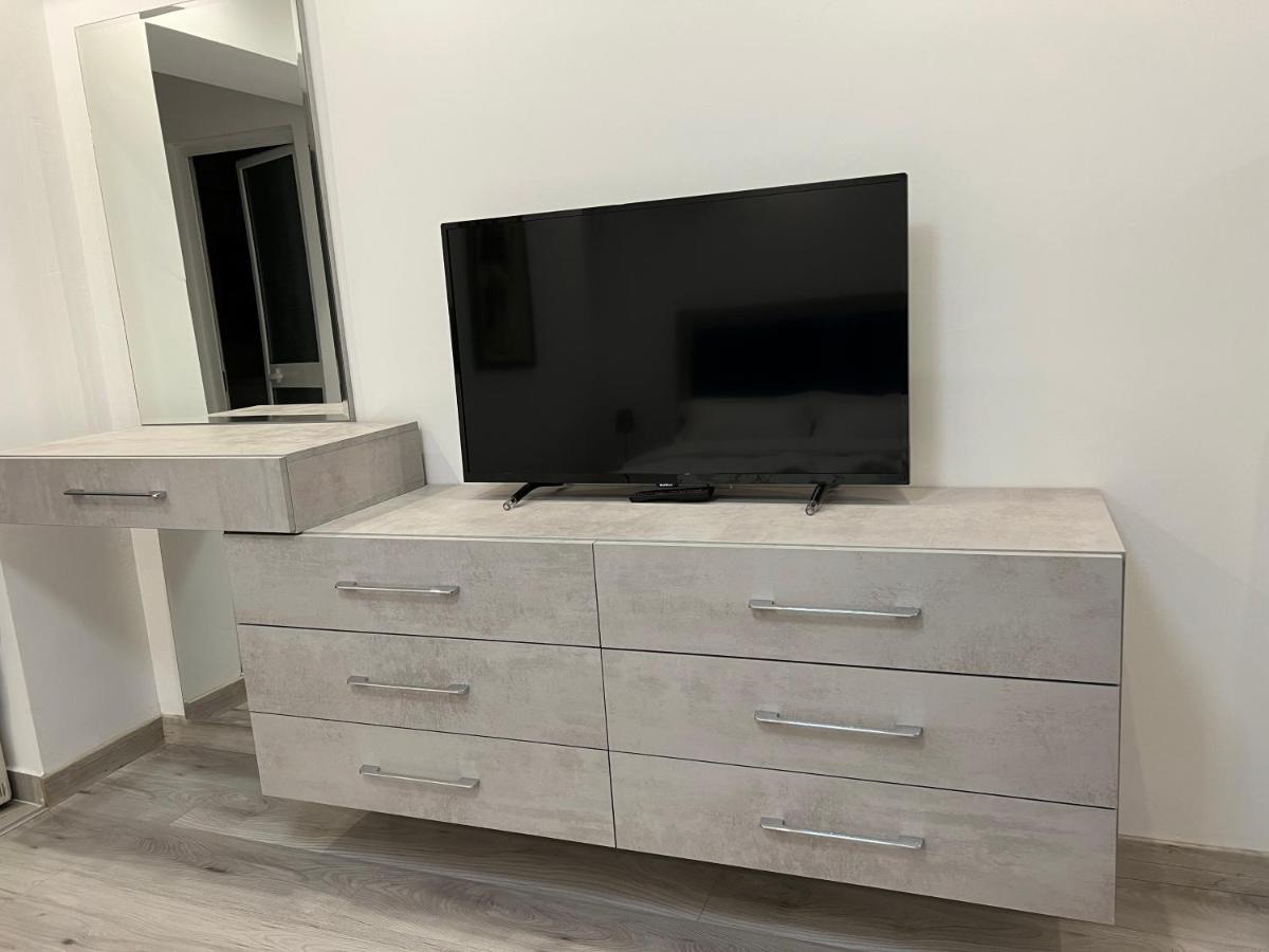 Apartment Tirana On Myslym Shyri Екстер'єр фото