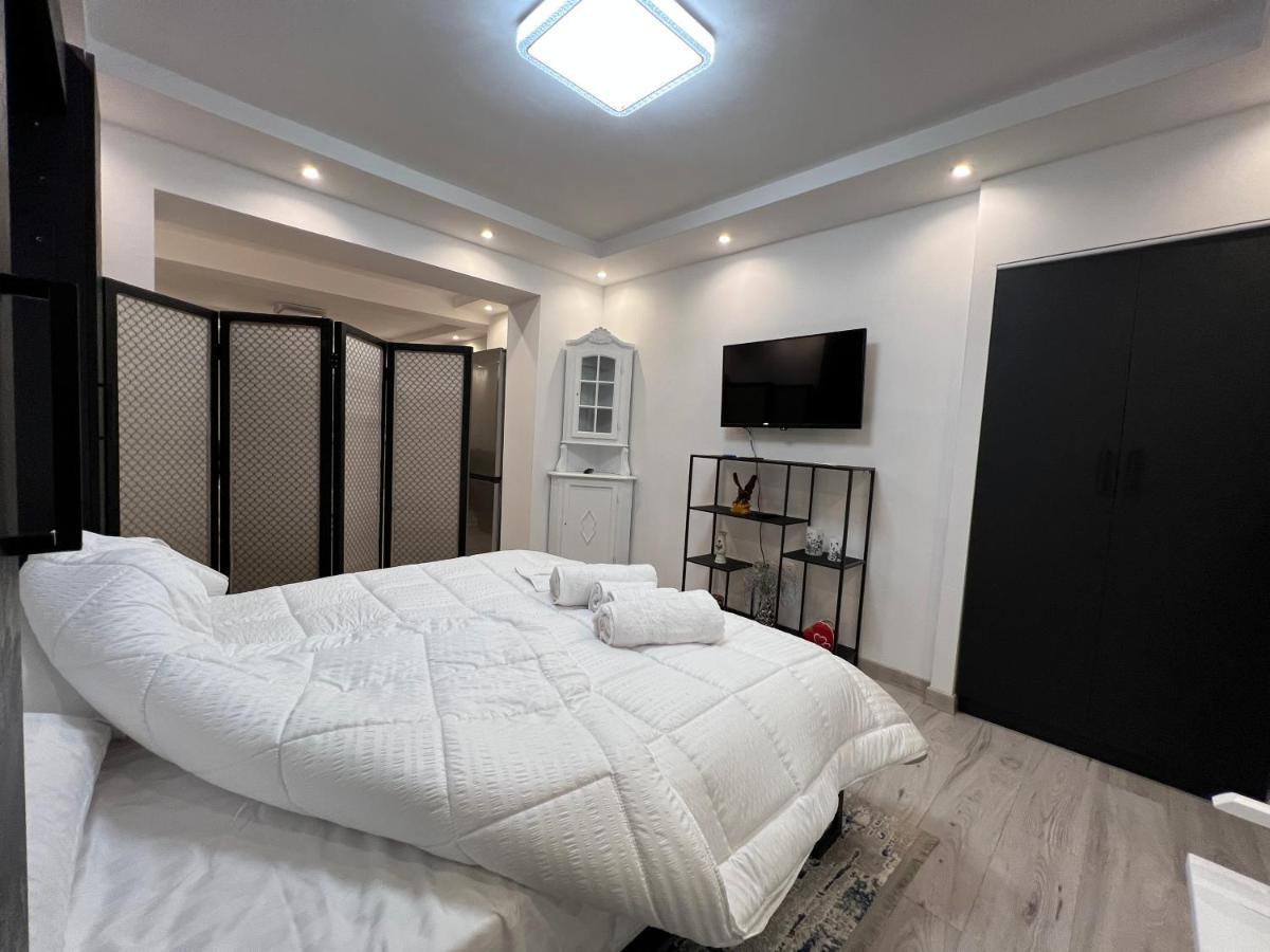 Apartment Tirana On Myslym Shyri Екстер'єр фото